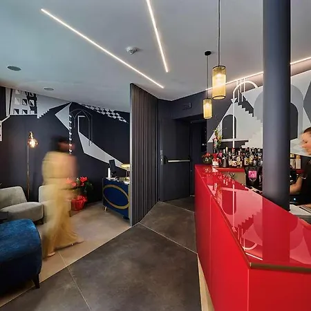 Otel Mytale